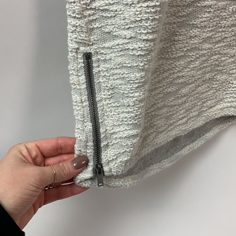 Kenar - Detailed Textured Top - Picture 2 of 5